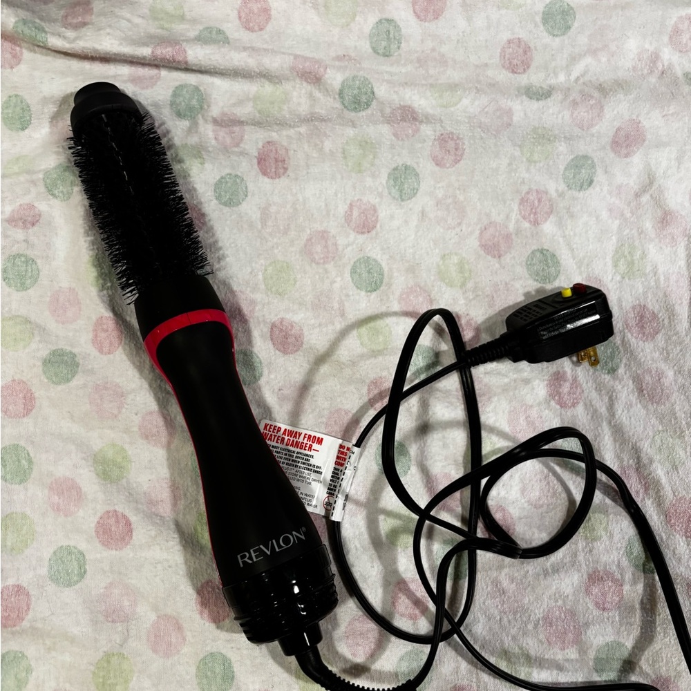 Revlon One Step Root Booster- hairdryer